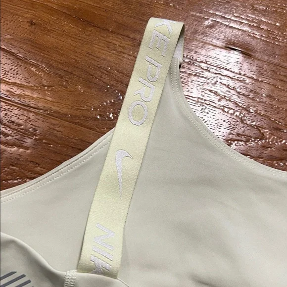 Nike Pro top - Picture 4 of 5